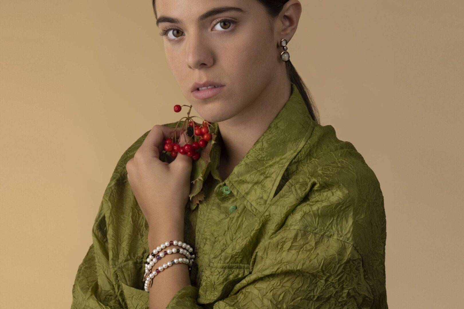 White Pearls Bracelet/Necklace
